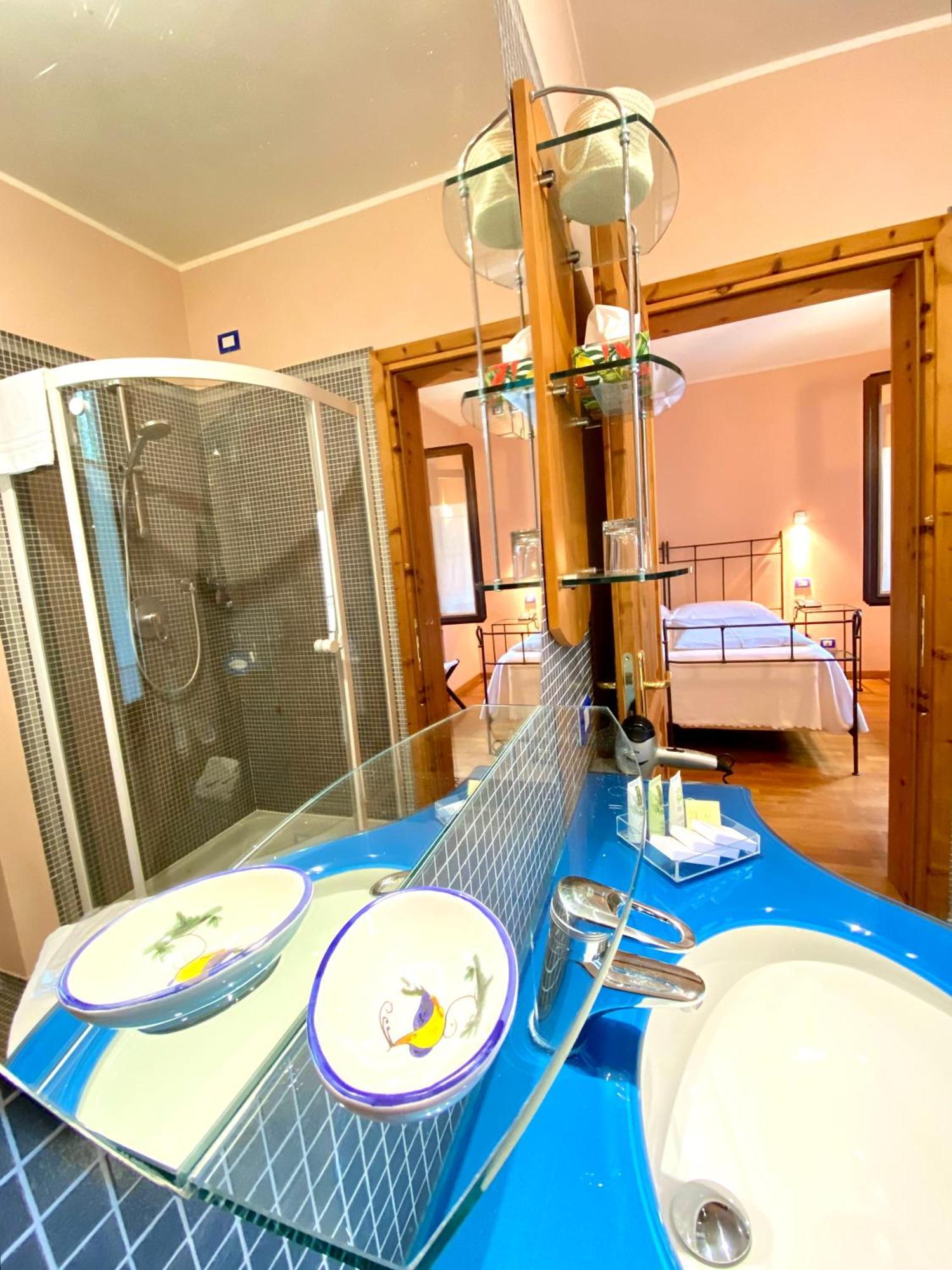 ลา โลกันดา เดล โนตาโย Hotel Pellio Intelvi ภายนอก รูปภาพ