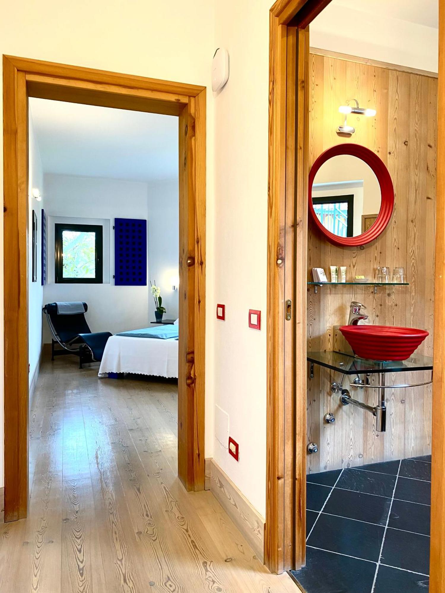 ลา โลกันดา เดล โนตาโย Hotel Pellio Intelvi ภายนอก รูปภาพ